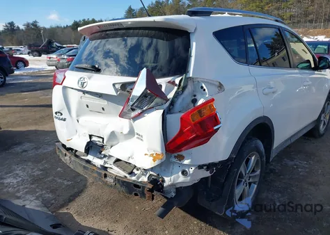 2015 Toyota Rav4 Xle z USA, uszkodzony, nr VIN JTMRFREV5FD153859